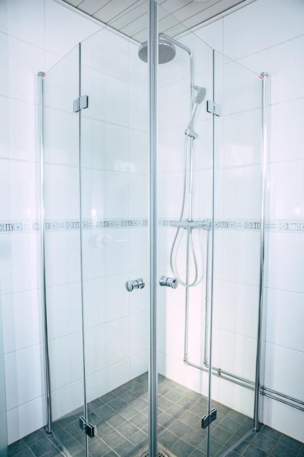 Poppelstrand Nuuksio, Pet Friendly Guest Apartment Exteriör bild